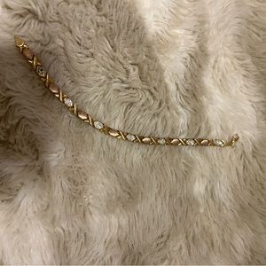 Hugs and kisses bracelet